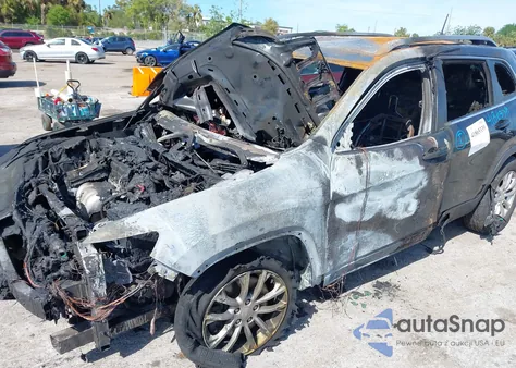 2019 Jeep Cherokee Latitude 4X4 из США, поврежденный, VIN 1C4PJMCB4KD253334